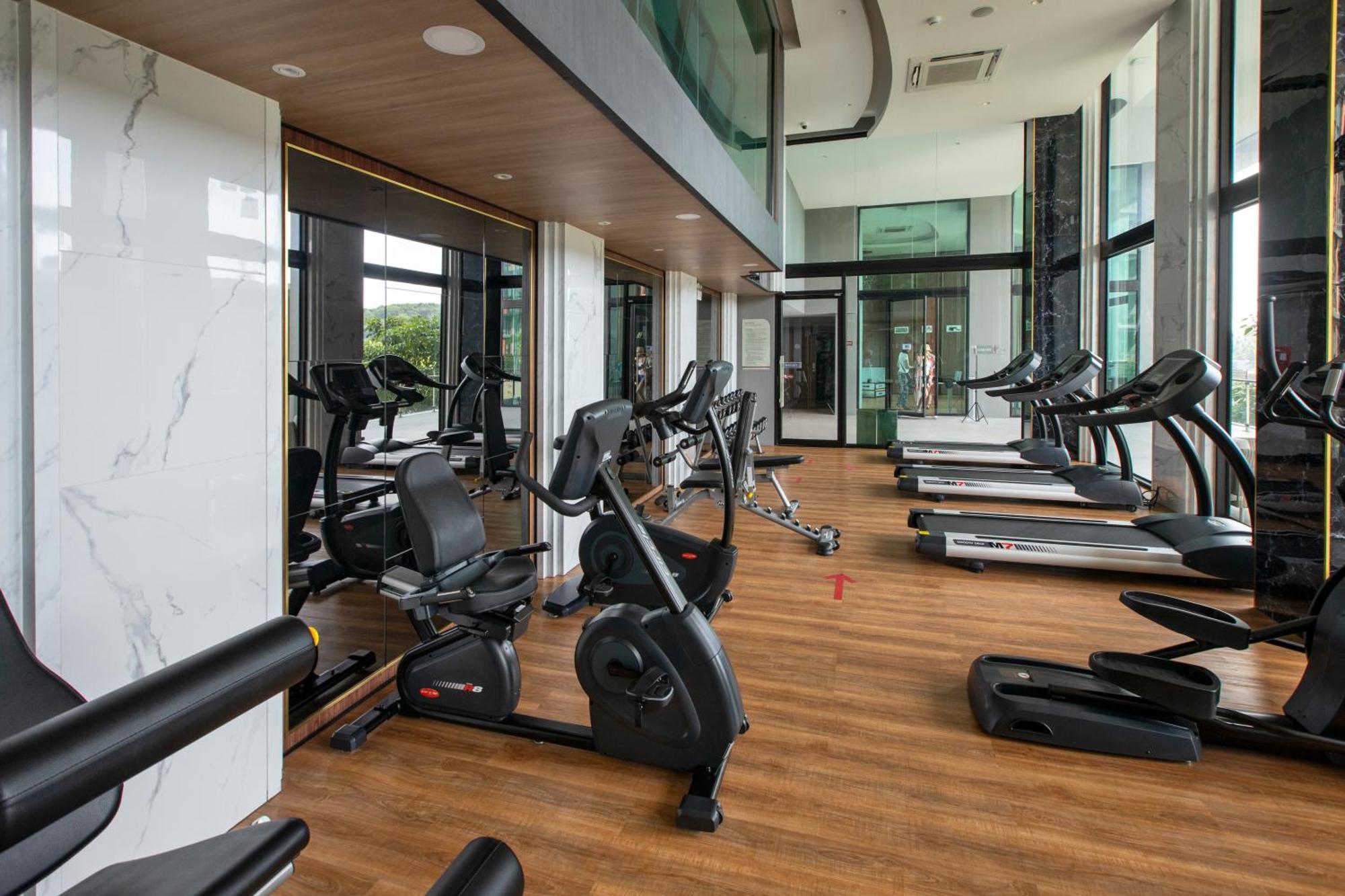 Apartment 3 Bdr Seaview Walking To Surin By Capitalpro Phuket